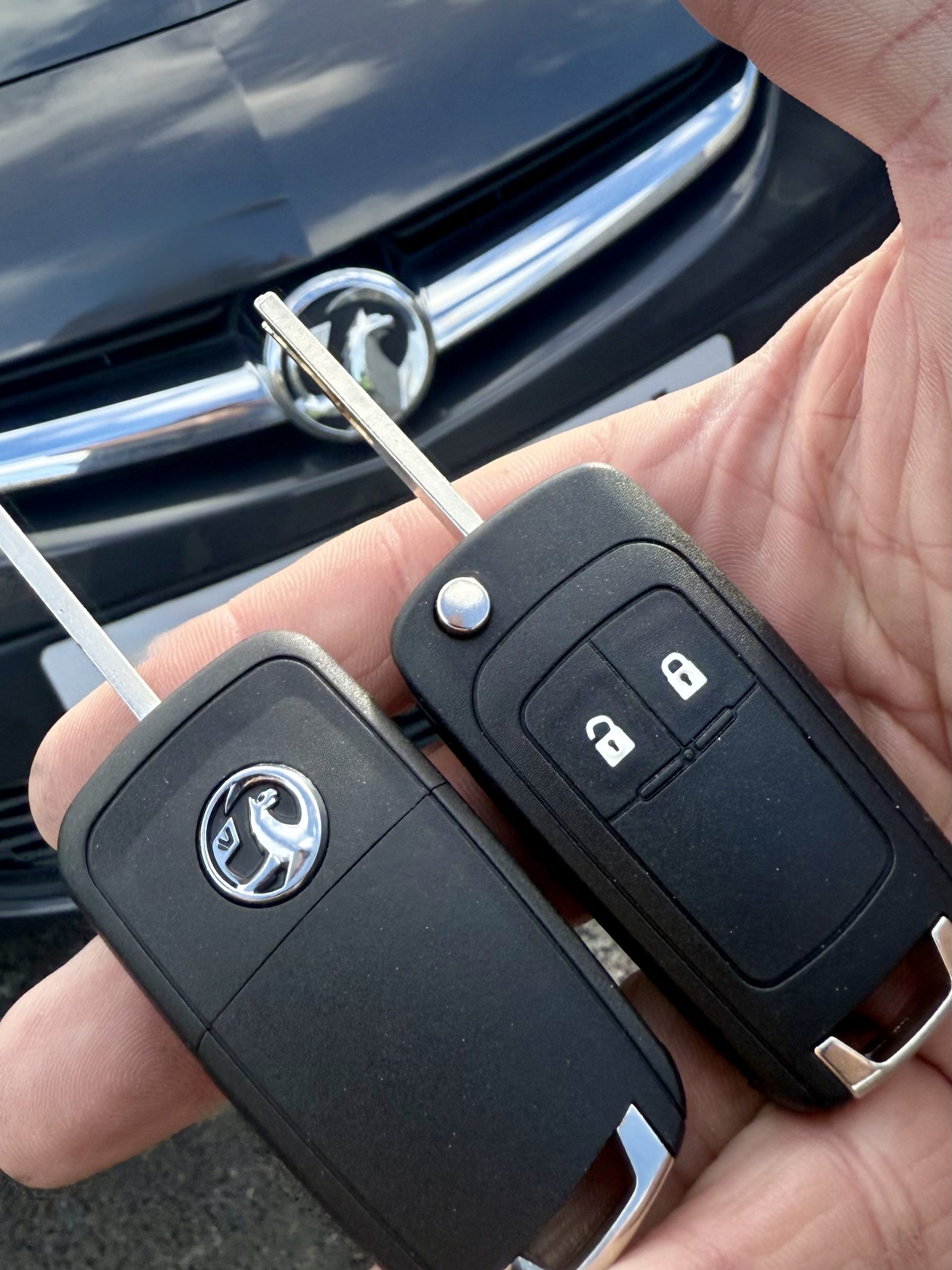 Image of Vauxhall Astra with newly programmed Keys by Car Key North East part of Newcastle Commercial and Residential Lockout Specialist